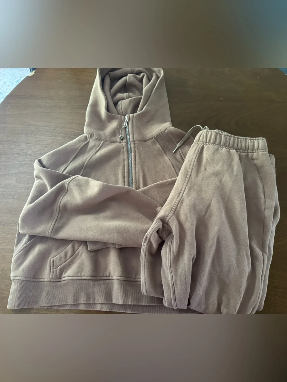lululemon athletica women's scuba hoodie and joggers set in taupetastic